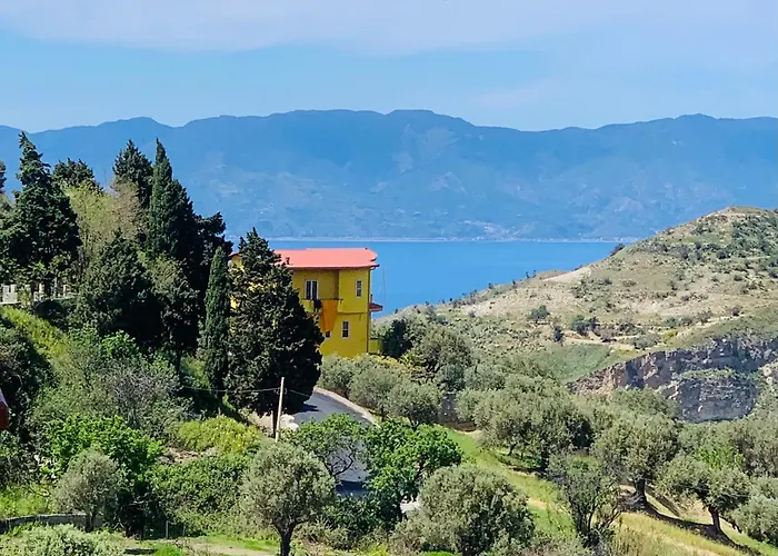 Tra Gli Ulivi - Reggio Calabria-motta San Giovanni * Motta San Giovanni